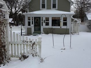 225 Jefferson Ave, Chesterton, IN 46304