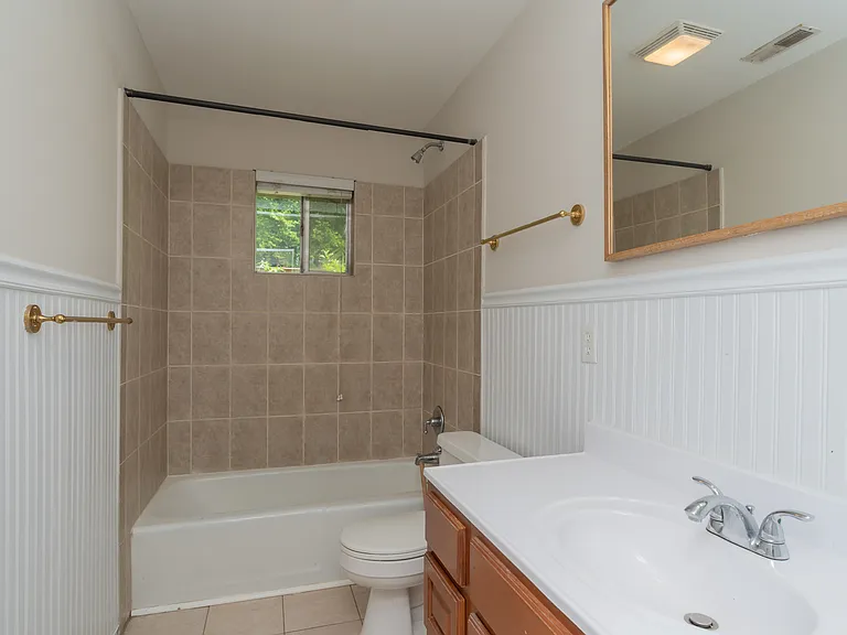 513 Central Ave #B — Photo 9