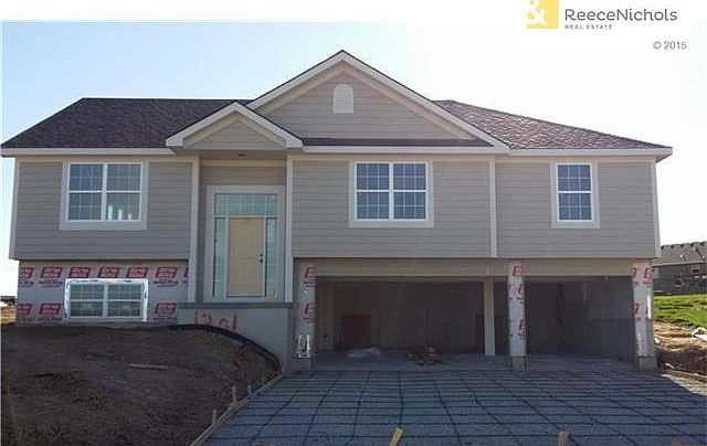 1st image of 2300 NW Hedgewood Dr