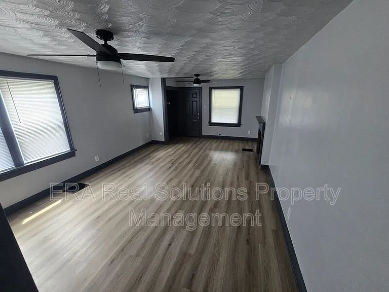 548 S Wayne Ave — Photo 17