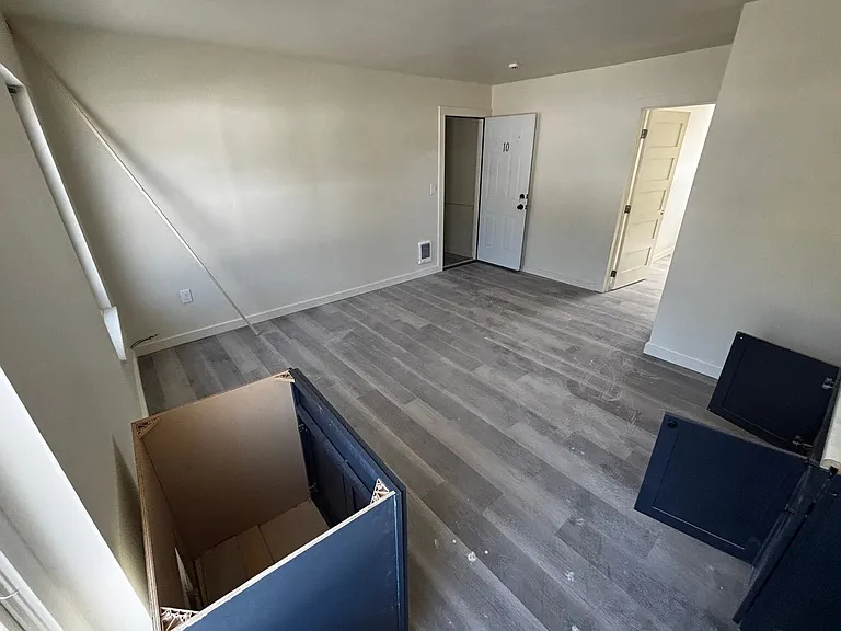 525 S Main St — Photo 36