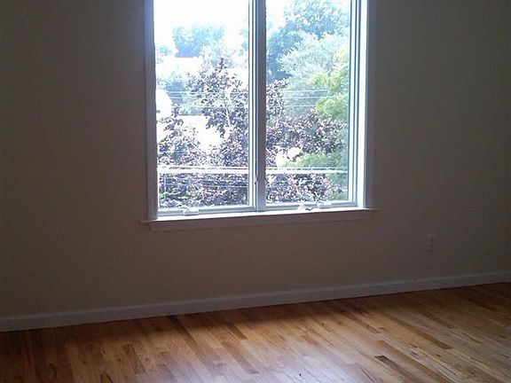 4th image of 839 Palisade Ave
