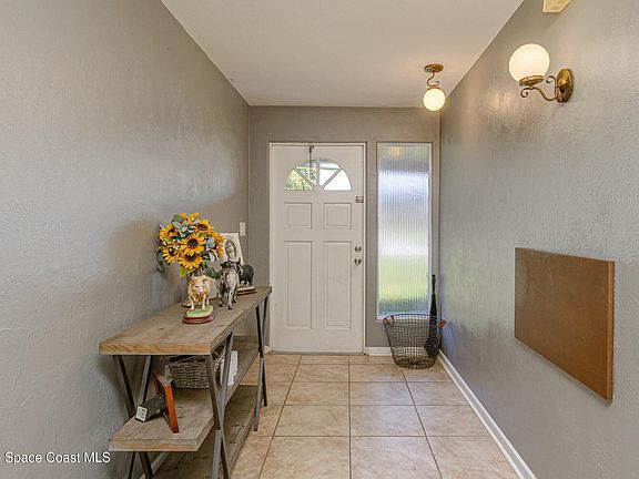 3rd image of 3030 Briarwood Ln
