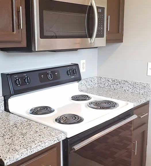 102 Eaglewood Ct — Photo 7