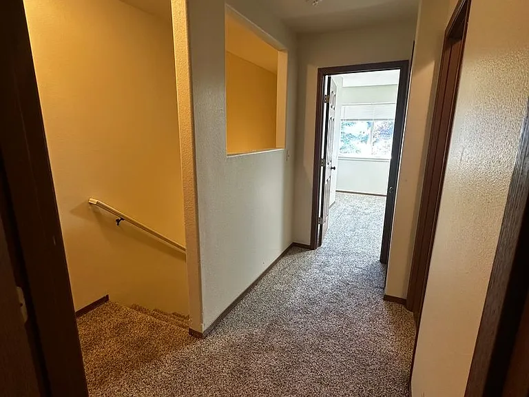 3113 NE Flintlock Pl — Photo 18