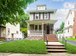 216 3rd St, Ridgefield Park, NJ 07660
