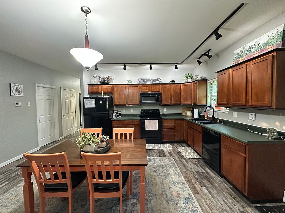 1st image of 2185 Chateau Ct #B