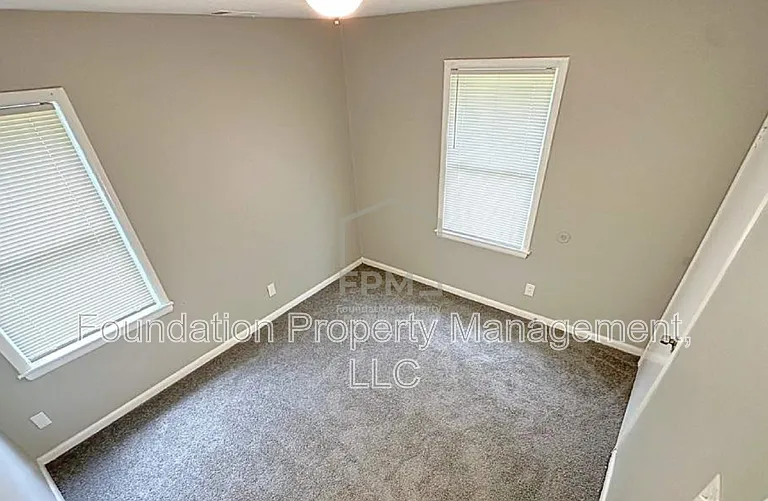 3276 Ashland St — Photo 15