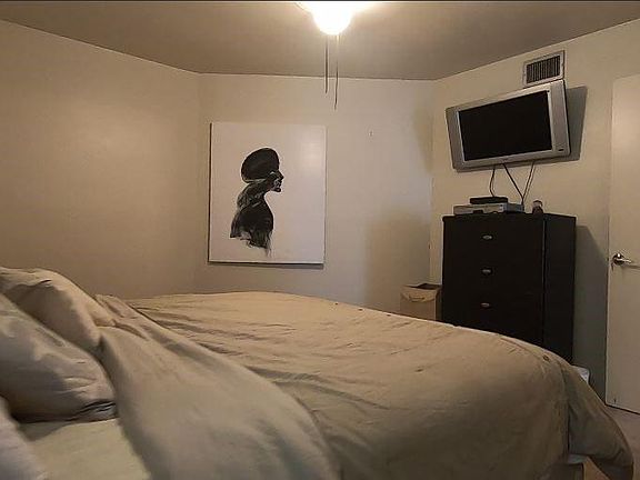 5th image of 1000 Padre Blvd
