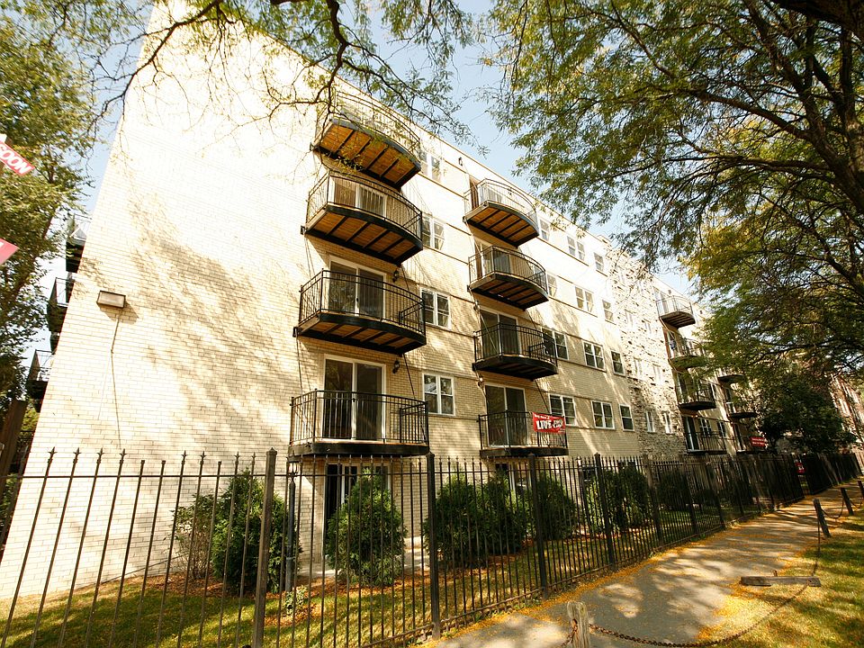 1st image of 6954 N Greenview Ave APT 411