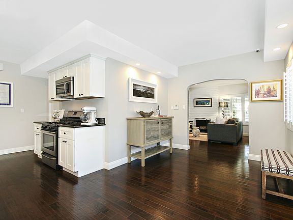 3rd image of 4417 Farmdale Ave