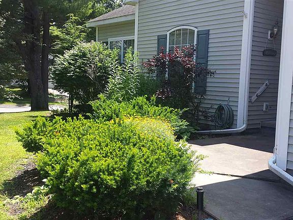 2nd image of 2 Emerald Ln