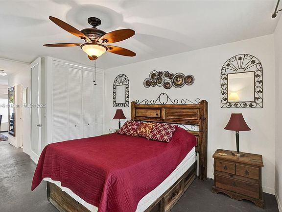 4th image of 441 Collins Ave APT 6