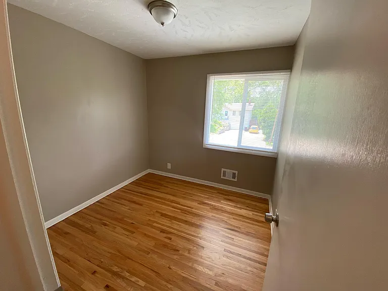 7311 N 36th Avenue Cir — Photo 12