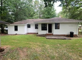 86 Meadowbrook Dr, West Point, MS 39773