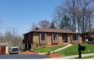 1 Ivy Ct, Douglassville, PA 19518