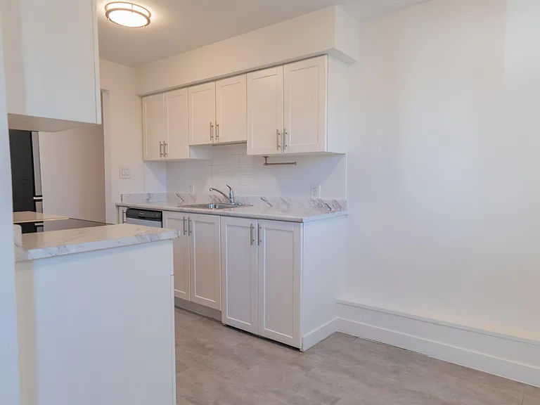 2185 Oxford St #103 — Photo 18