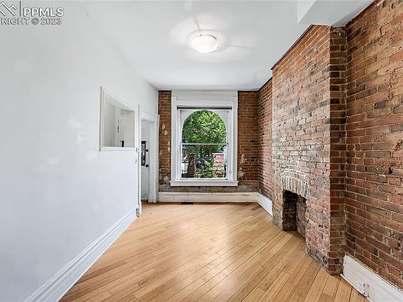 5th image of 516 W 1st Ave