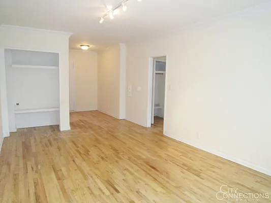 Rented by City Connections Realty | media 24