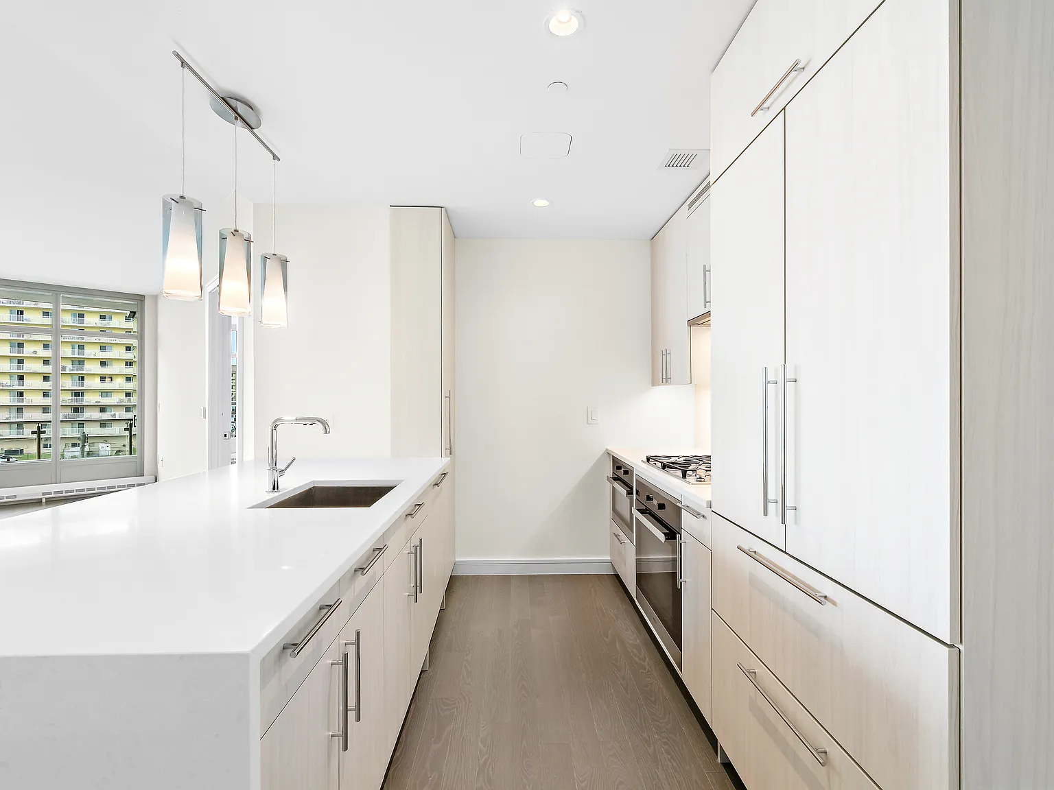 2 bed, 1693 sqft, $5,900 — Photo 4