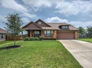 105 Garnet Ct, Navasota, TX 77868