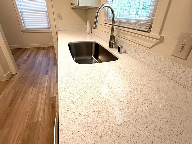 877 Eleanor Ave — Photo 5