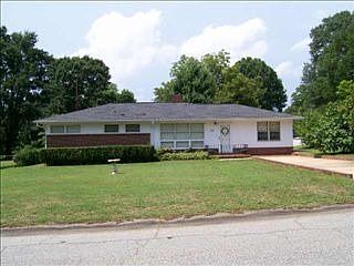 1st image of 122 Continental Dr