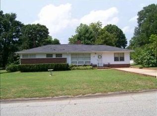 122 Continental Dr, Spartanburg, SC 29302