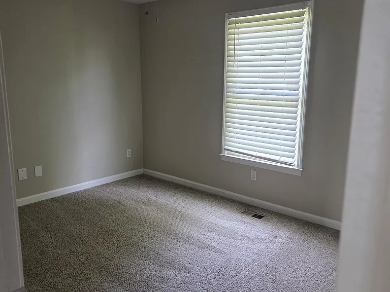 620 Flower Dr — Photo 9
