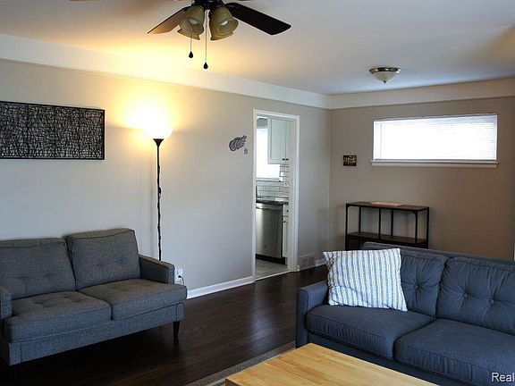 5th image of 1771 Chaucer Ave