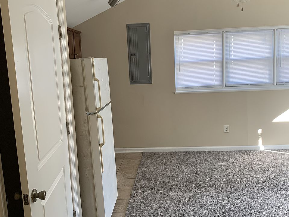 Open living -dining room