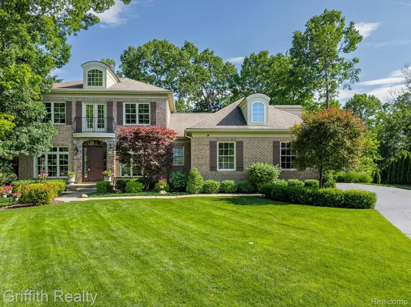 6172 Kingsley Ct, Brighton, MI 48116