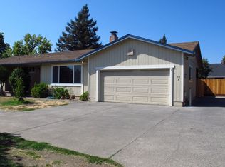 517 Debbie Dr #B, Santa Rosa, CA 95407