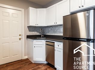 5740 N Winthrop Ave APT 110, Chicago, IL 60660