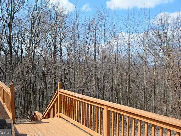 4th image of 403 Bear Hollow Dr