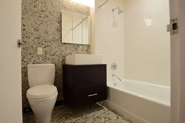 Rented by Bohemia Realty Group | media 6