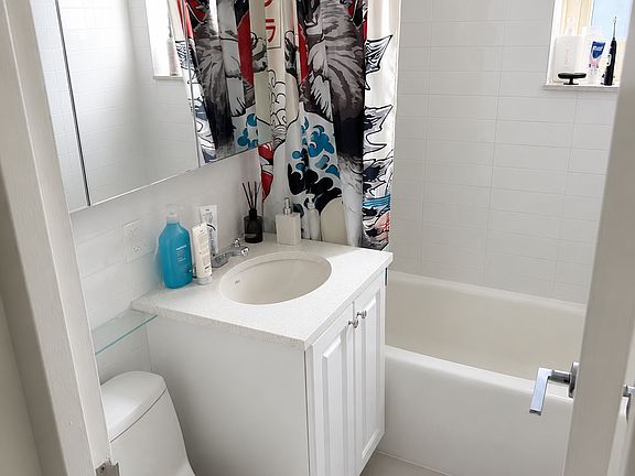 5th image of 521 E 14th St