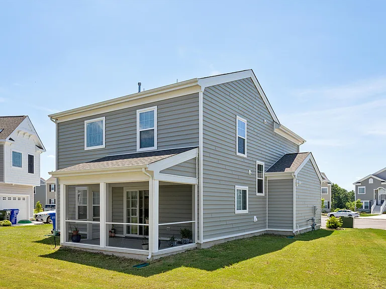129 Corcoran Ln — Photo 42