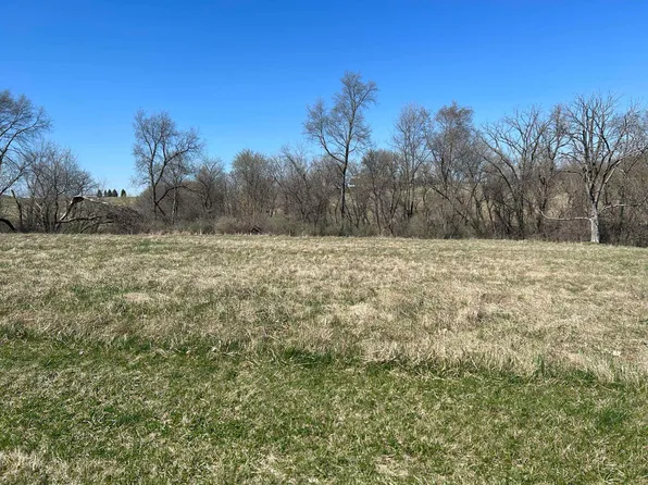 13-4 Spring Creek Dr, Lanark, IL 61046