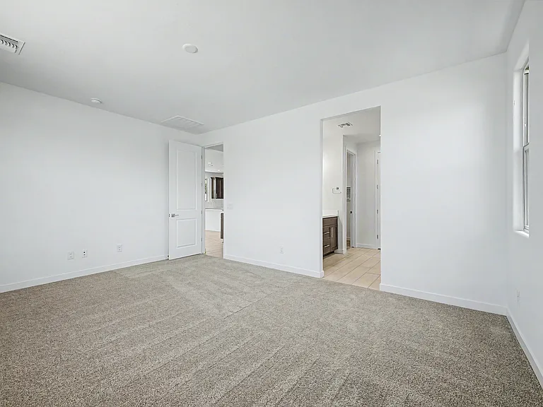 5330 W Harmont Dr — Photo 16