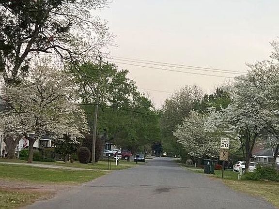 4th image of 38 Stowe St