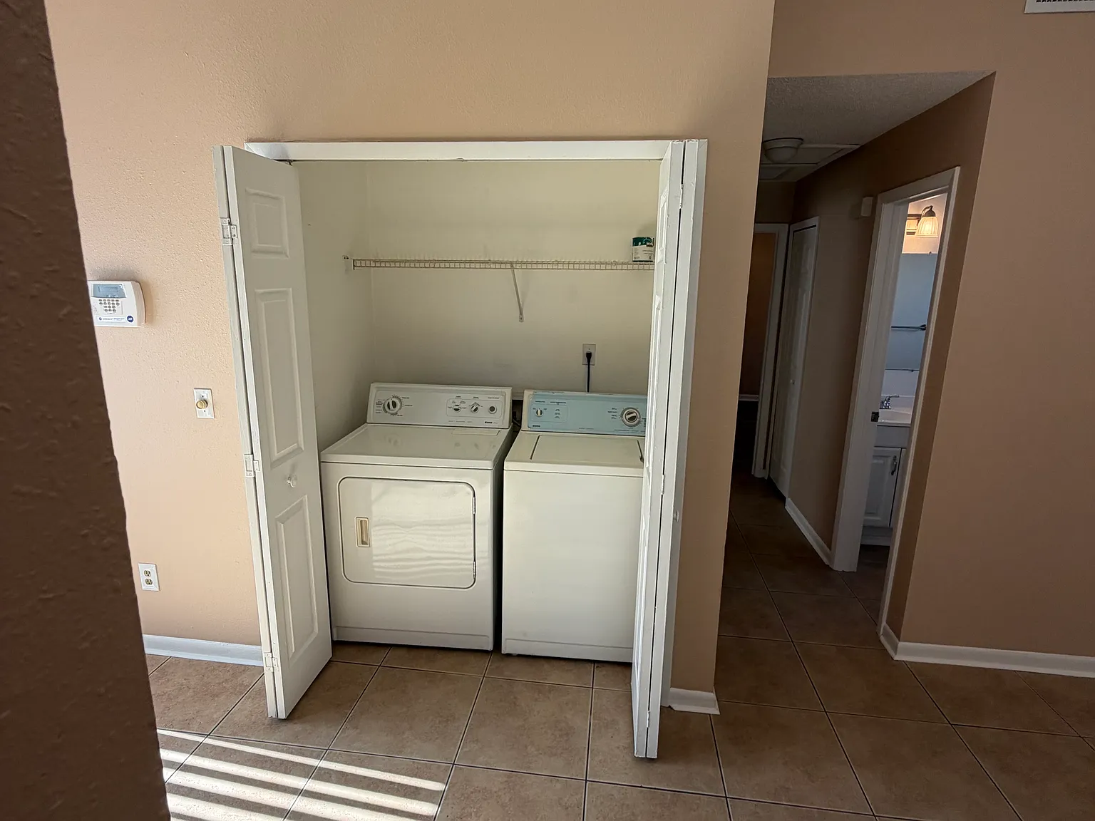 2406 E Illiana St — Photo 3