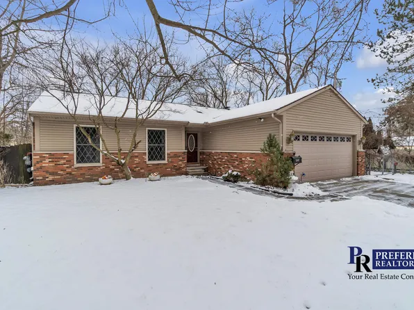 15042 Beatrice St, Livonia, MI 48154
