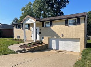 420 Wedgewood Dr, Lower Burrell, PA 15068