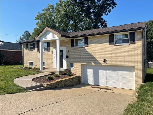 420 Wedgewood Dr, Lower Burrell, PA 15068