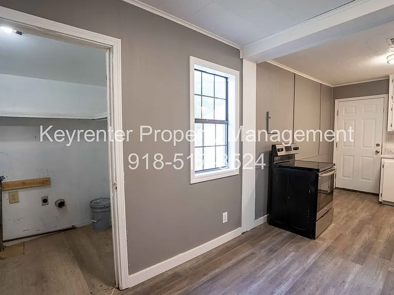 419 E Pine St — Photo 9