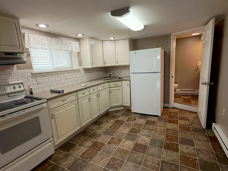 708 Carmalt St #3 — Photo 6