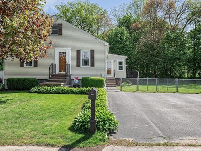 31 Iona Ave, Dracut, MA, 01826