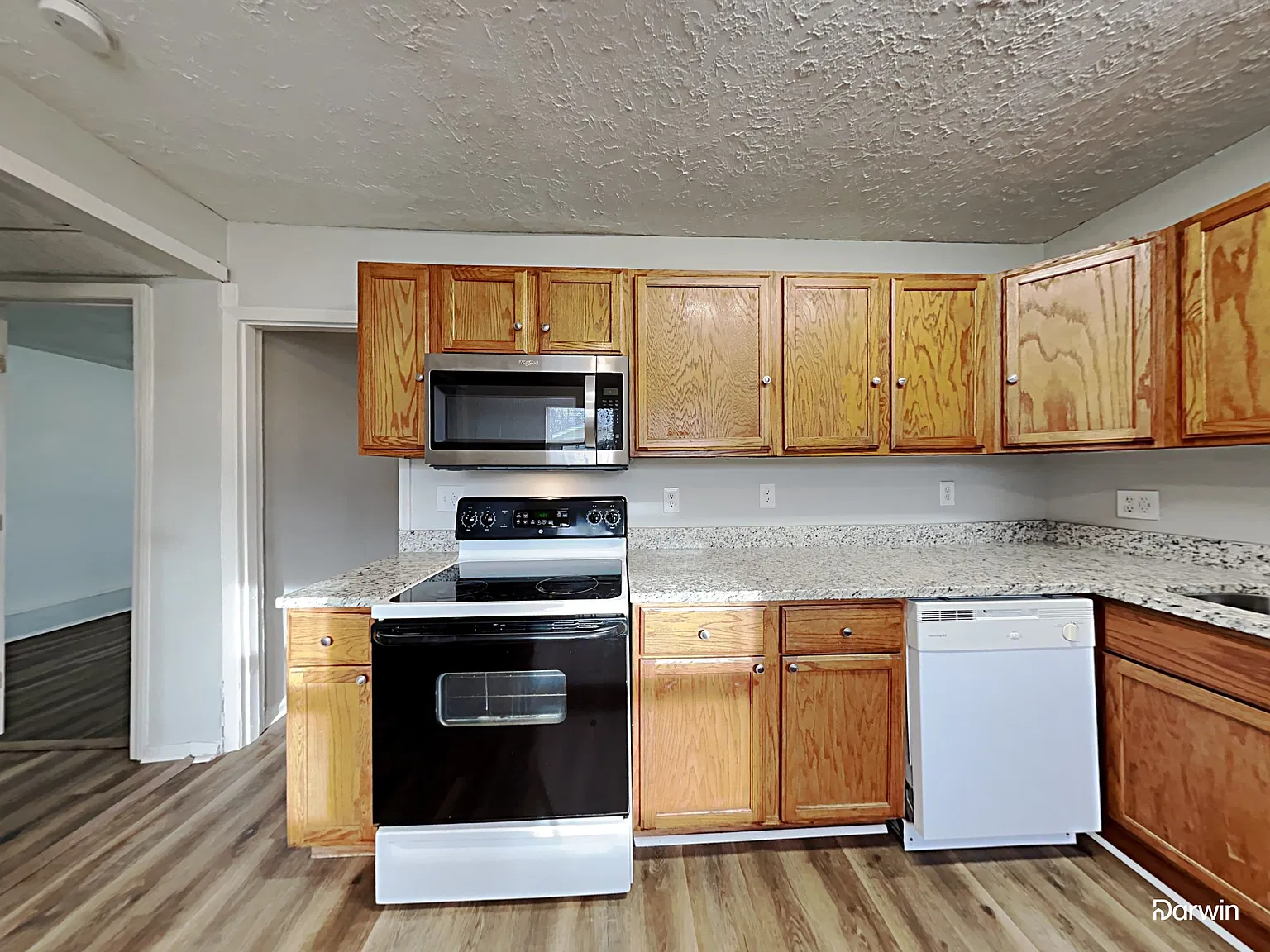 3 bed, 1.5 bath, 1516 sqft, $1,850 — Photo 2