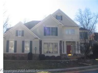 2222 Woodford Rd, Vienna, VA 22182